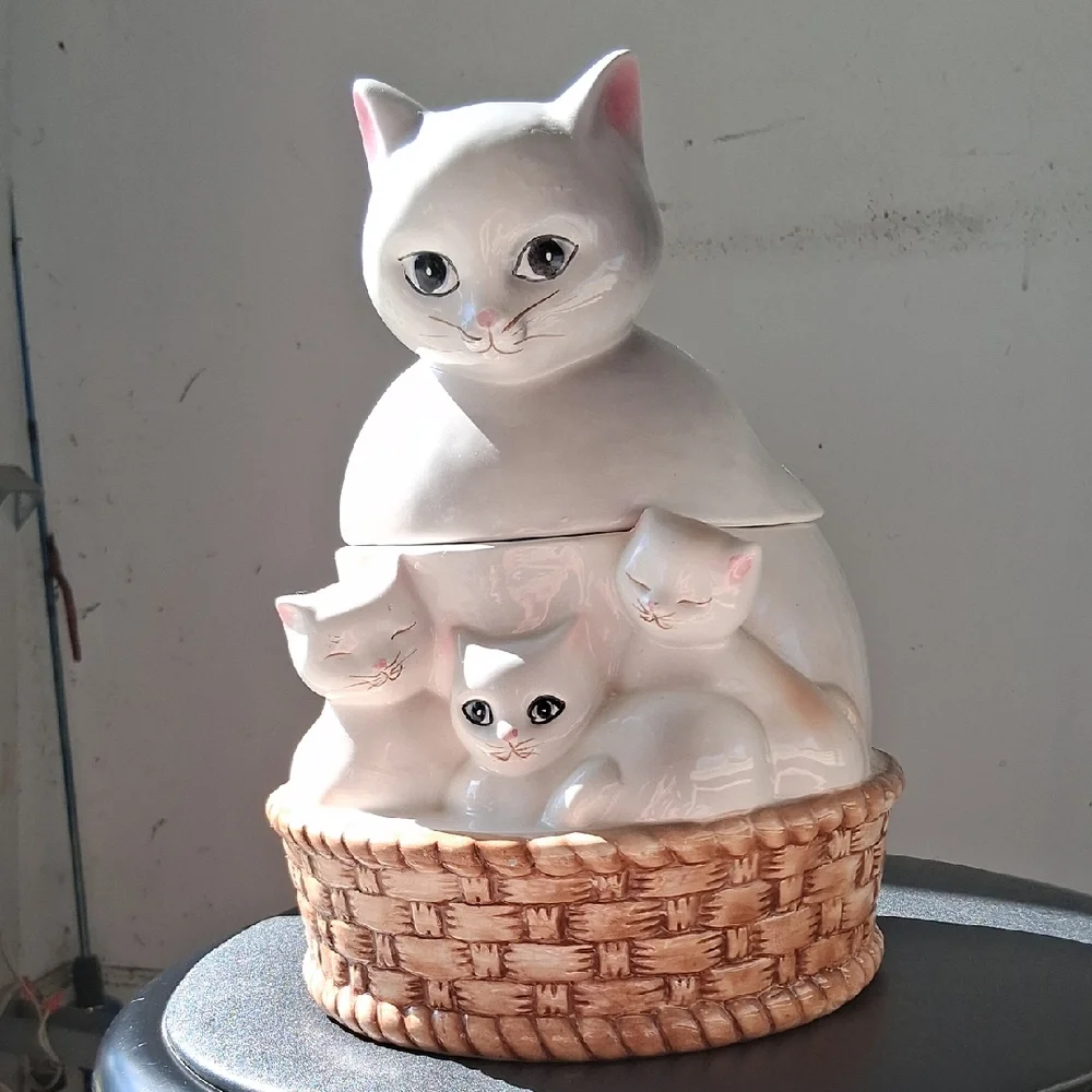 Ceramic Cat Cookie Jar - White and Tan